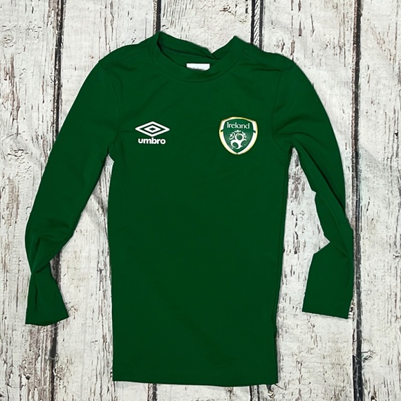 Umbro Other - Ireland National Team Soccer Umbro Athletic Base Layer Shirt 146 Boys Futbol